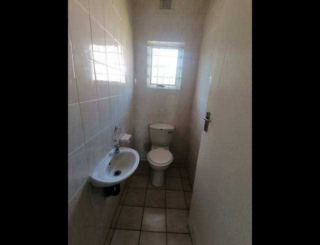 3 BEDROOM FREESTANDING TO LET IN PANORAMA